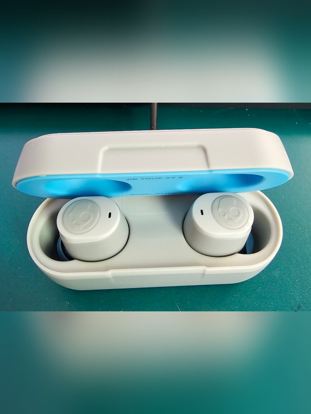 Skullcandy Jib2, Grey, Wireless Earbuds with Light Blue Case Interior